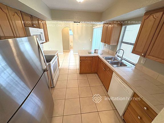 3rd image of 1132 Capricorn Blvd