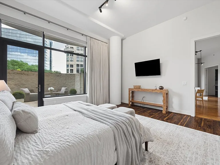 5005 Hidalgo St #210 — Photo 16