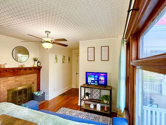 3rd image of 1279 Park Ave #1