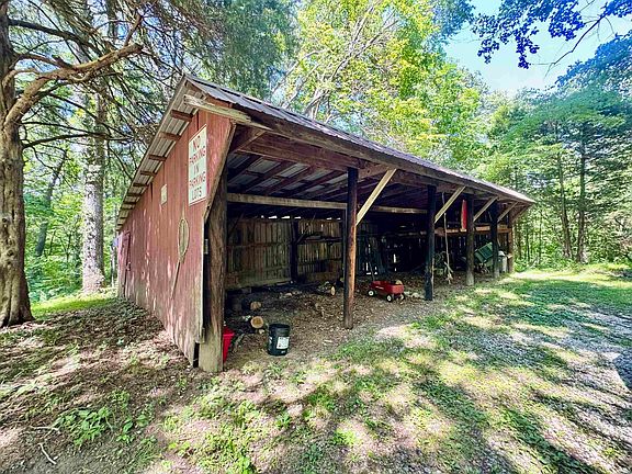 3rd image of 25 Hillbilly Hollar Rd