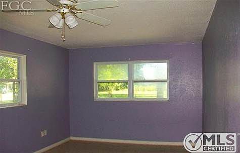4th image of 277 Lowell Ave