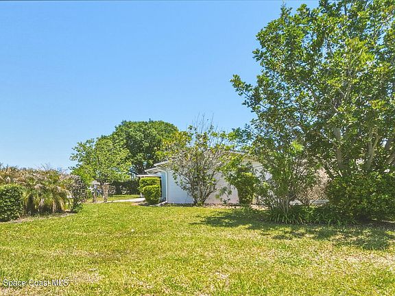 4th image of 1395 Ashwood Dr