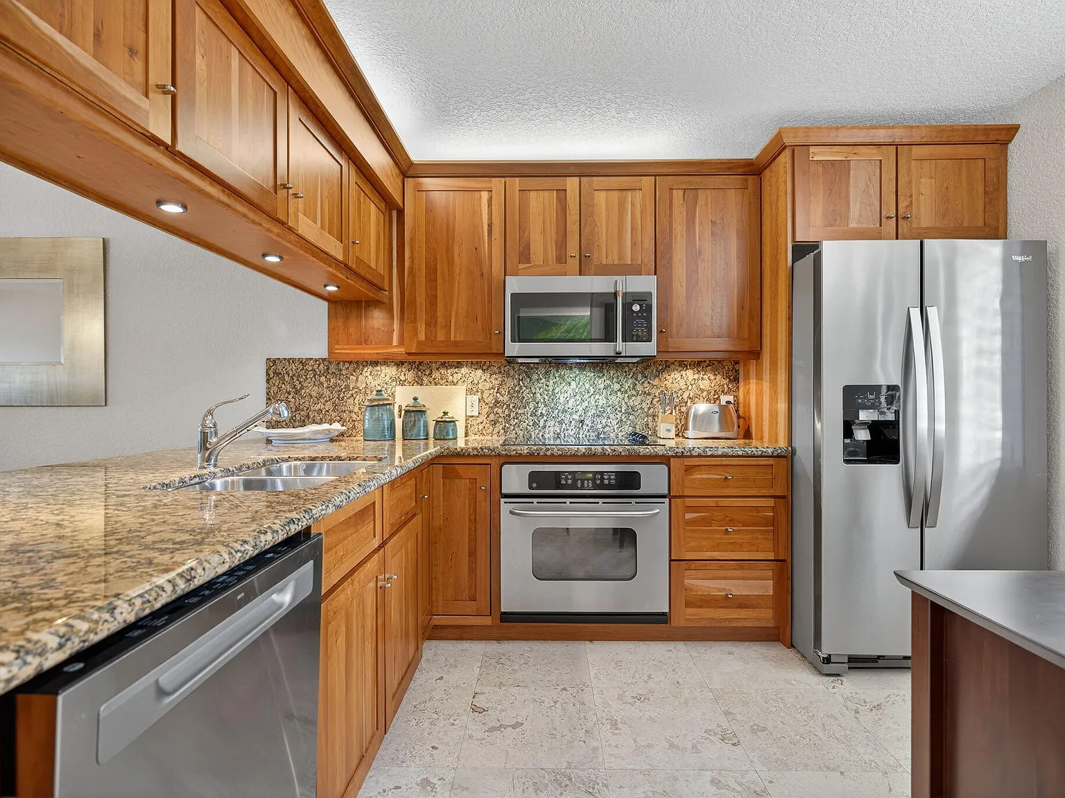 2 bed, 2.0 bath, 1385 sqft, $7,000 — Photo 4