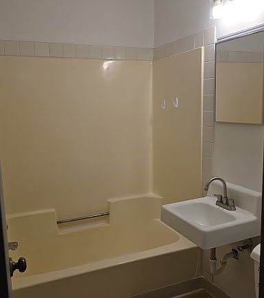 4th image of 410A N Lake St