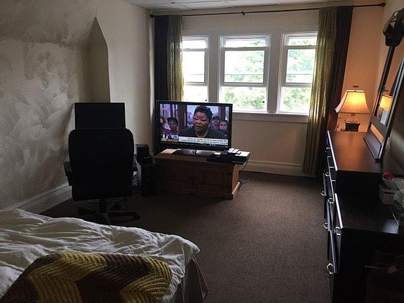 5th image of 547 Potomac Ave APT 5