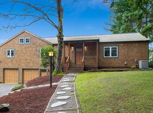 15335 Harvey Rd NE, Bainbridge Island, WA 98110
