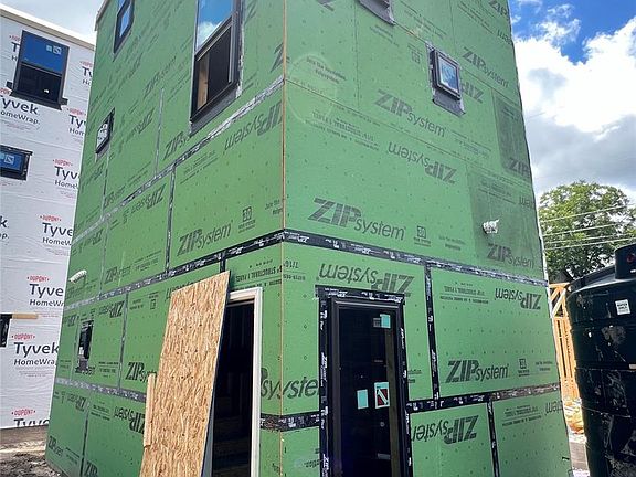 2nd image of 605 E 55th St #5