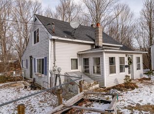 86 Sheldon St, Farmingdale, ME 04344