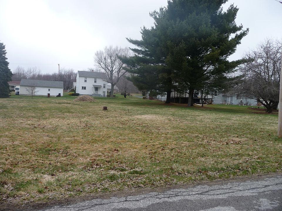 2nd image of 1441 Robinson
