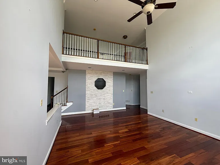 210 Cadwallader Dr — Photo 3