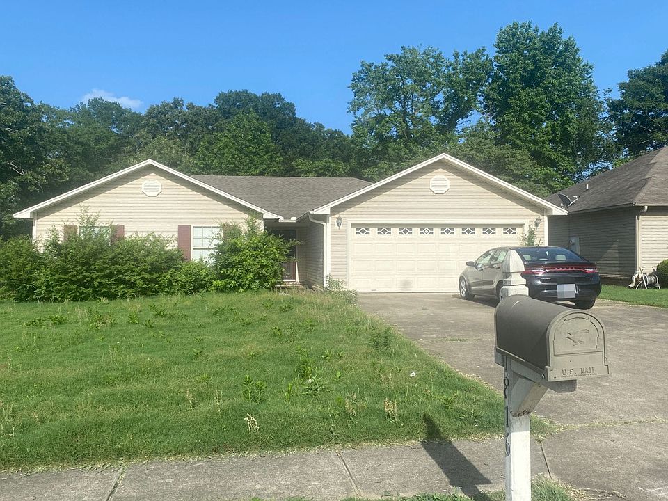 1st image of 1816 Hidden Oaks Dr