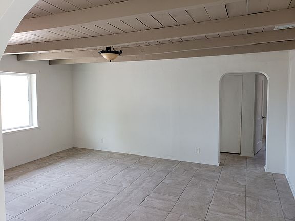 2nd image of 2421 E Amelia Ave
