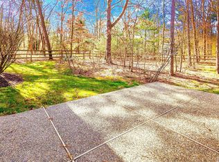 2 Glen Lake Dr, Medford, NJ 08055