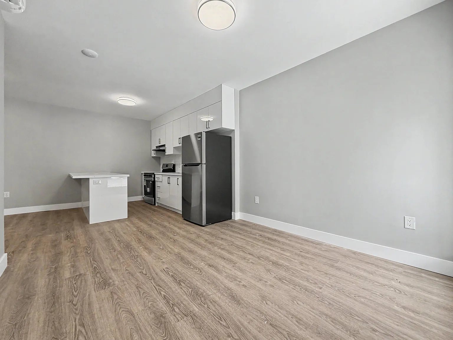 Unit 2- 199 Pine Street Tay Ontario L0K 2C0 — Photo 1