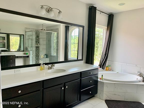 5th image of 27 Marco Island Way