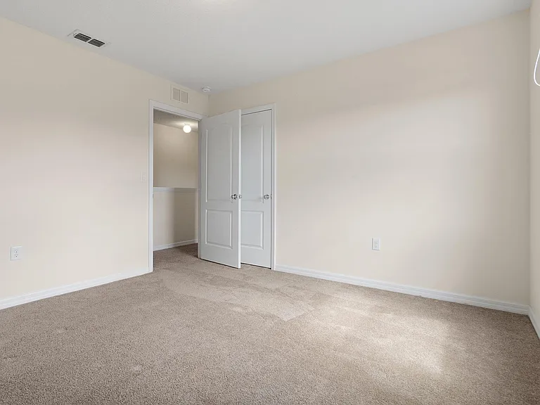104 Country Walk Cir — Photo 32