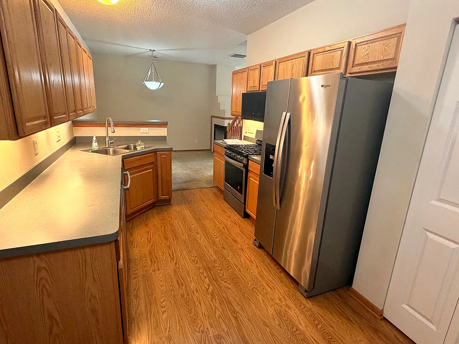 3 bed, 1688 sqft, $2,500 — Photo 4