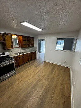 2 bed, 1.0 bath, 846 sqft, $950 — Photo 3