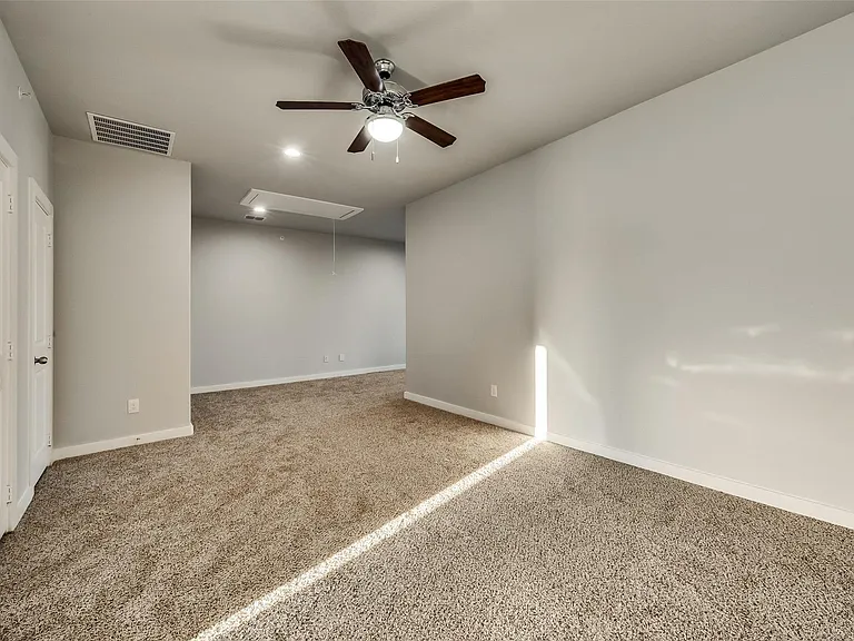 5827 Rivendell Dr — Photo 17
