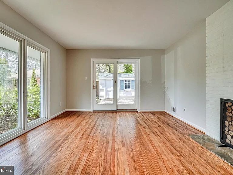 7430 Hastings St — Photo 7