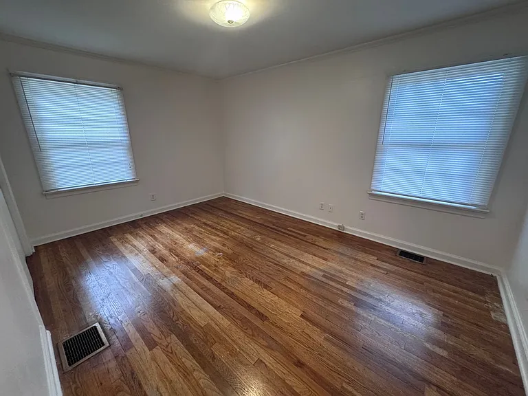 2123 Madison St — Photo 17