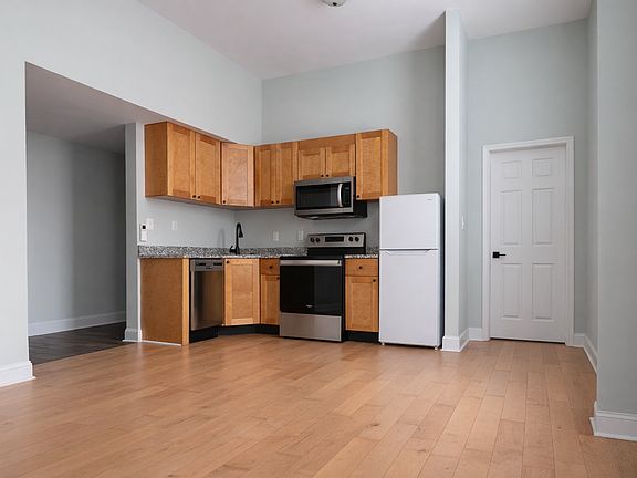 4th image of 523 Park Ave #105