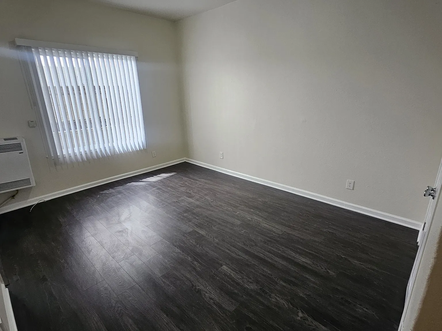 Studio, 350 sqft, $1,250 — Photo 4