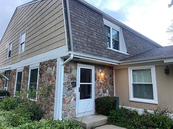3rd image of 203 Winfield Ct