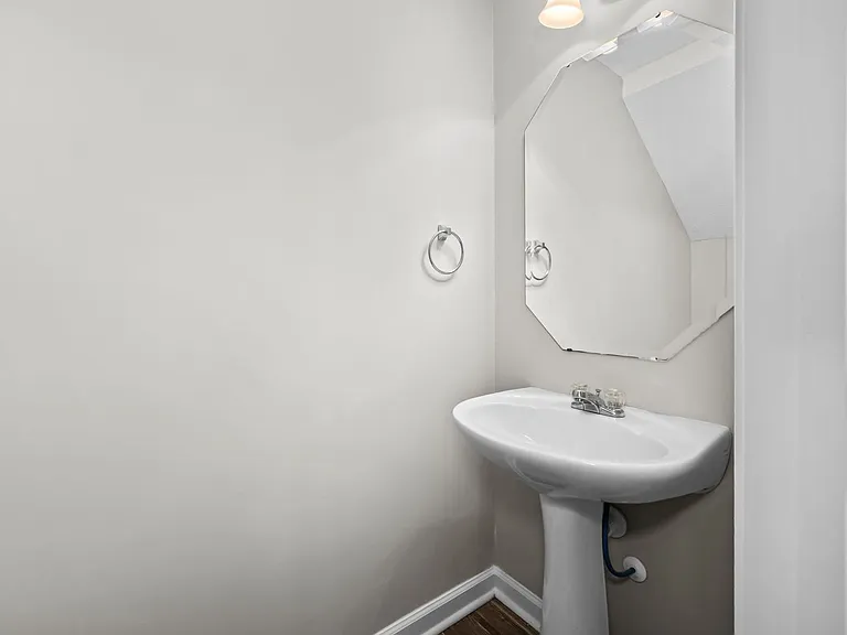 113 Lancaster Gate Pl — Photo 8