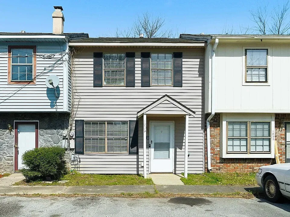 1935 Springlake Ct #1