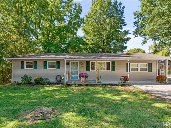 107 Howard Dr, Belleville, IL 62223