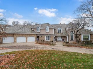 1002 Midwest Club Pkwy, Oak Brook, IL 60523