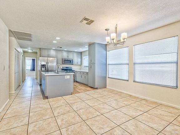 4th image of 7339 Topeka Dr