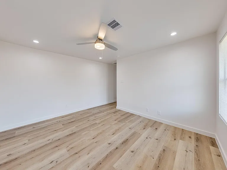 3635 Ward St — Photo 15