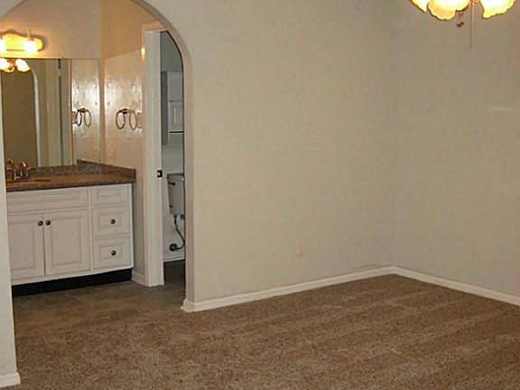 5th image of 24111 Tayloe House Ln