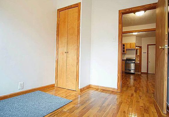 4th image of 300 S 3rd St #B3