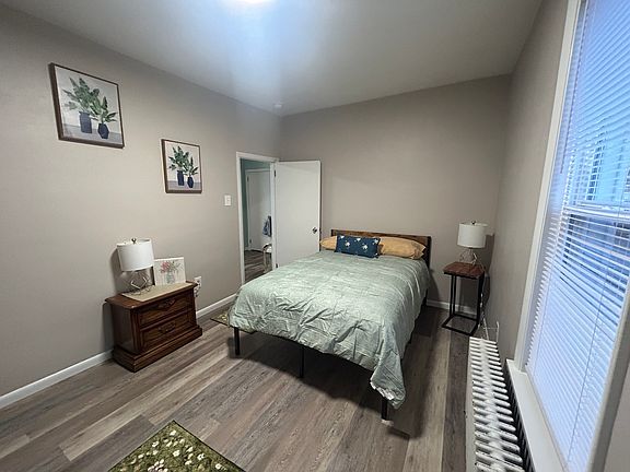 5th image of 216 W Vincent St #C