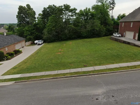 4728 Saddle Ridge Dr SE, Owens Cross Roads, AL 35763
