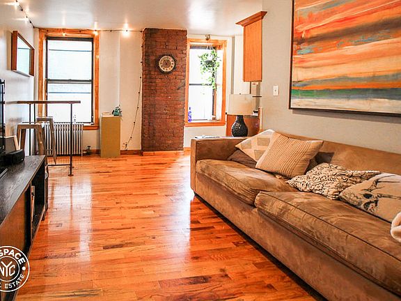 4th image of 381 Berry St #2DD