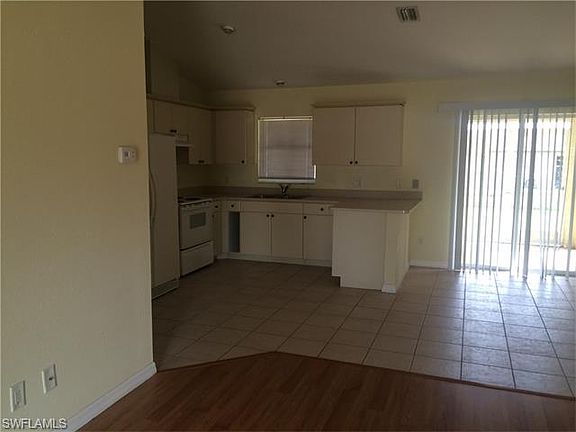 5th image of 2943 SW 8th Ct