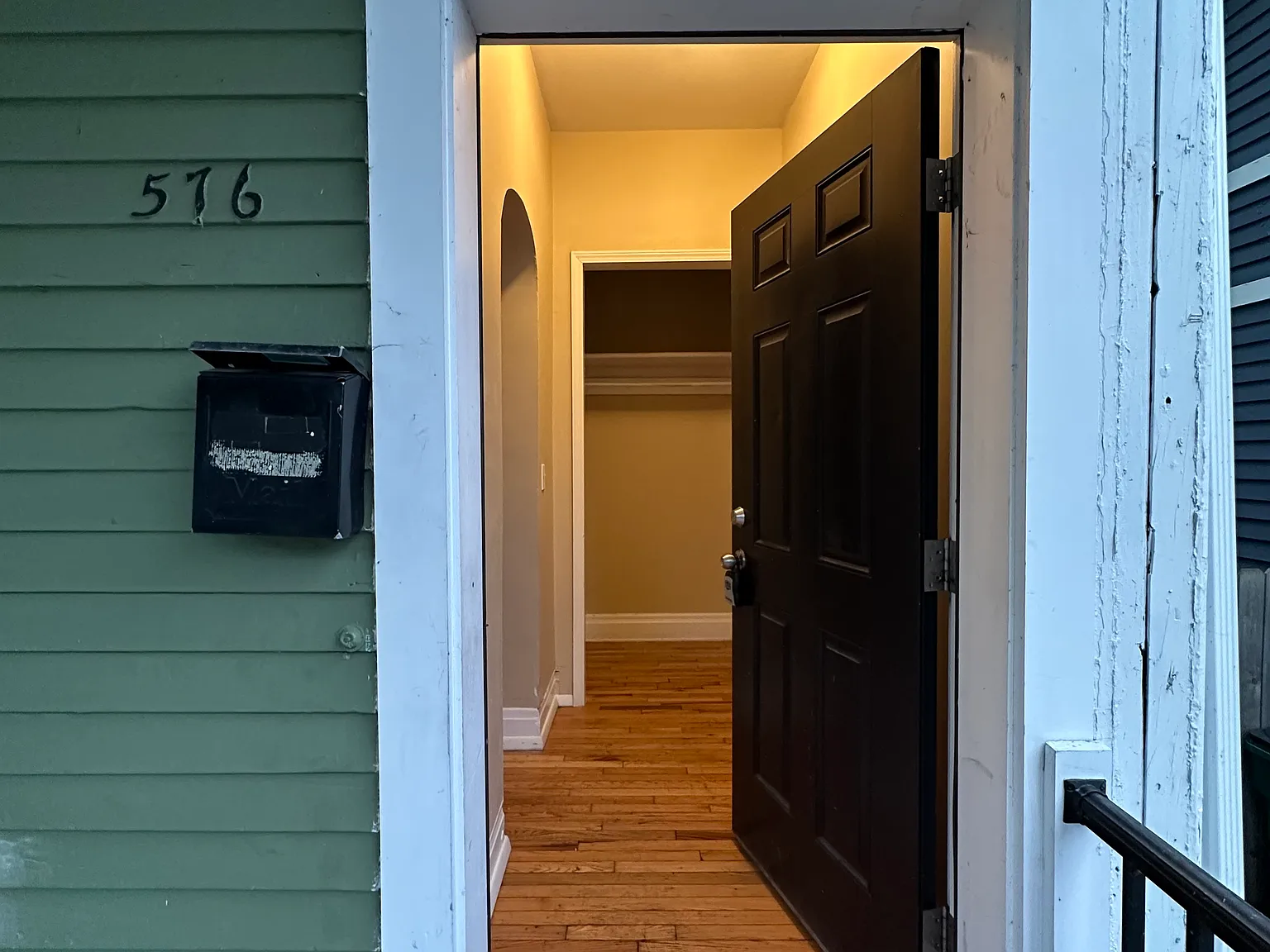 4 bed, 1680 sqft, $2,100 — Photo 2