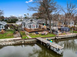 1103 N River Rd, McHenry, IL 60051