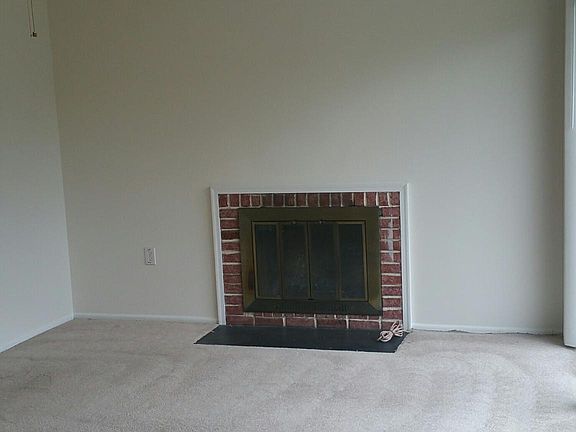 5th image of 5764 Village Green Dr