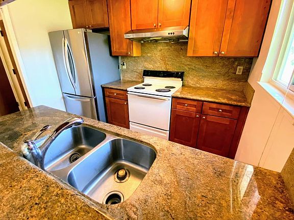 5th image of 10255 Oasis Ct #B