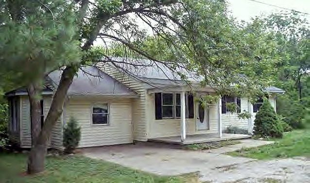 2nd image of 107 E North St