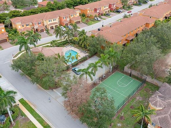 4th image of 10190 Tin Maple DR #131