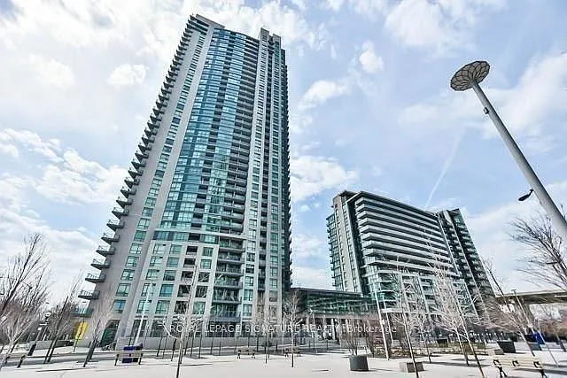 215 Fort York Blvd #3709
