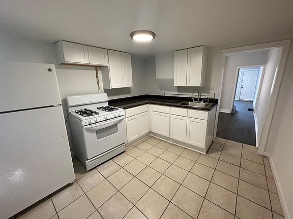 4th image of 22 E Abbottsford Ave