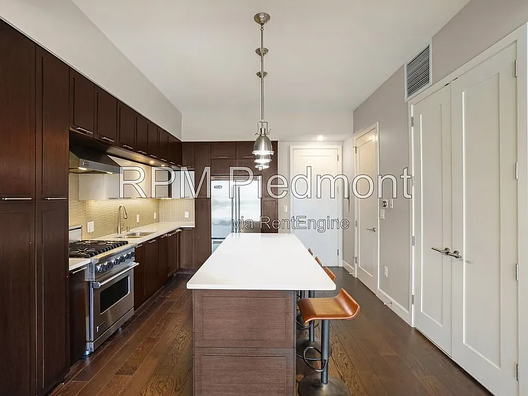 1820 Peachtree Rd #911 — Photo 8