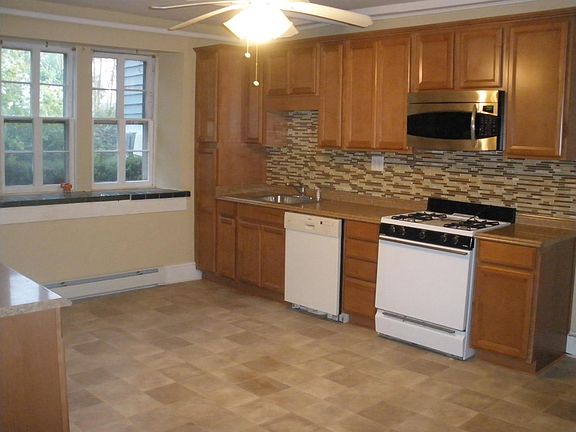 2nd image of 24 S Buckhout St #1